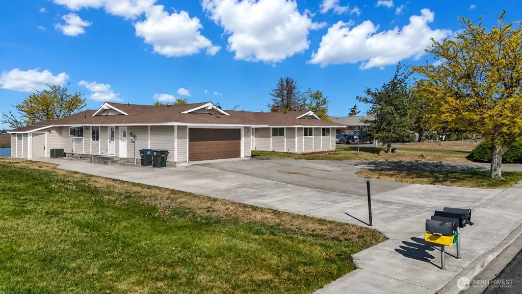 306 N Crestview Drive Moses Lake WA 98837