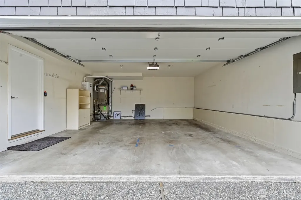 613 Bellevue Way SE Bellevue WA 98004