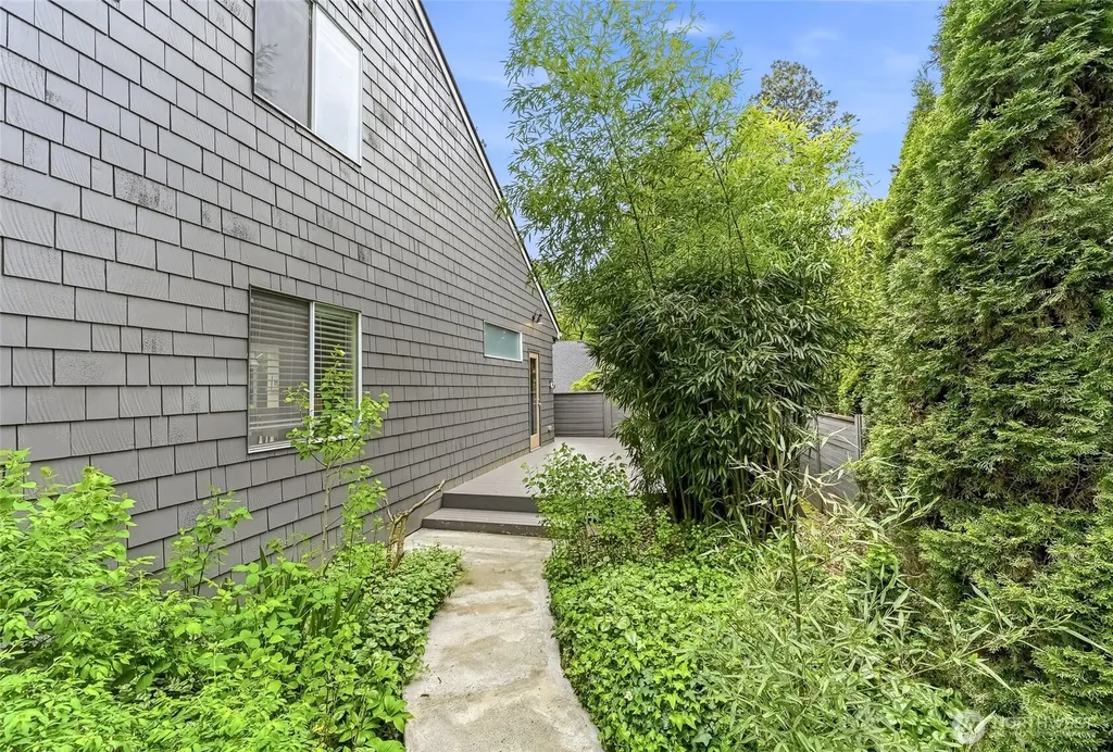 613 Bellevue Way SE Bellevue WA 98004