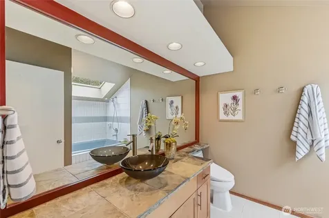 613 Bellevue Way SE Bellevue WA 98004