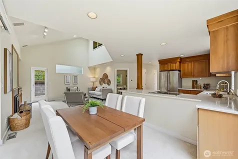 613 Bellevue Way SE Bellevue WA 98004