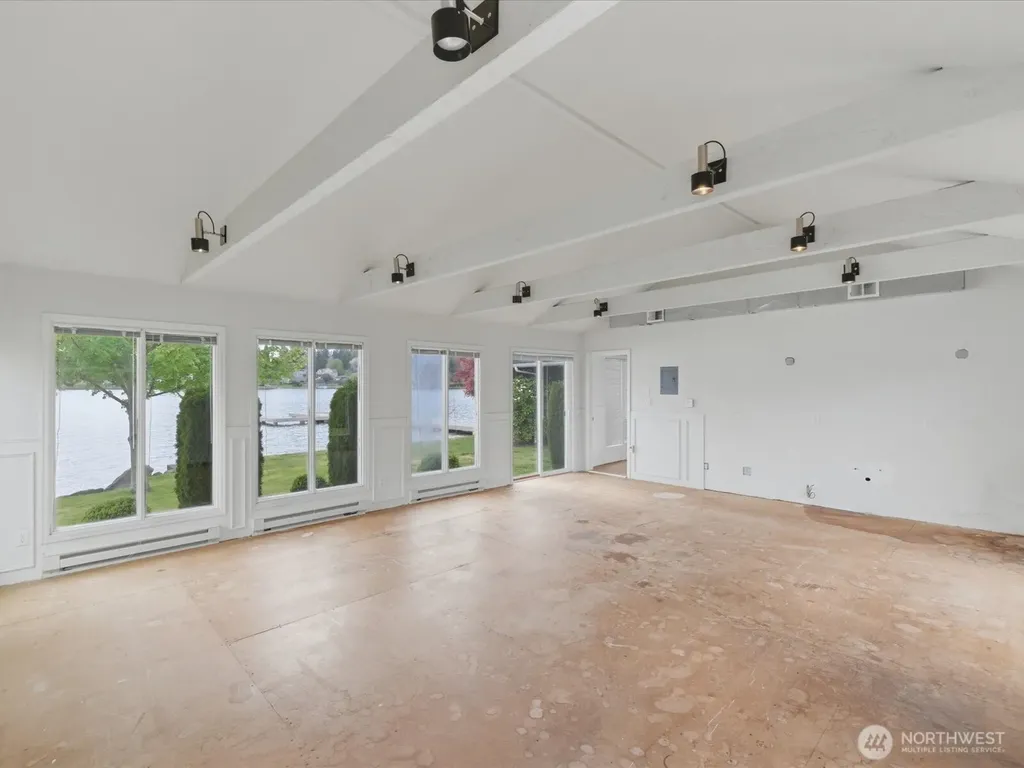 1302 E Lakeshore Drive Lake Stevens WA 98258
