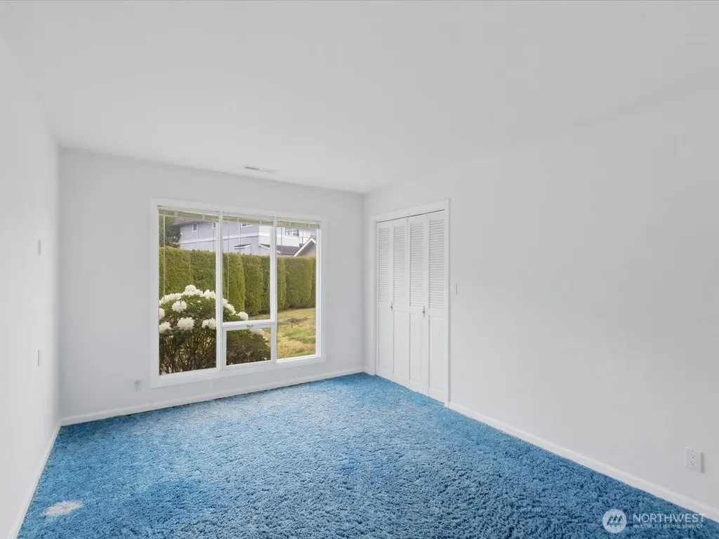 1302 E Lakeshore Drive Lake Stevens WA 98258