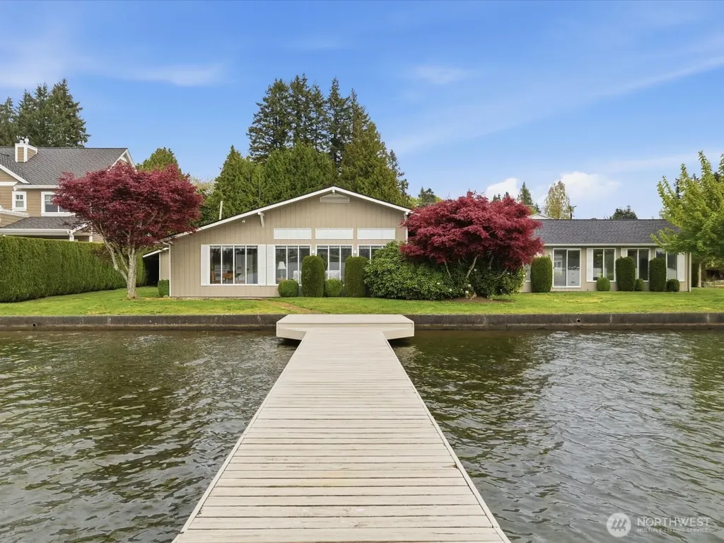 1302 E Lakeshore Drive Lake Stevens WA 98258