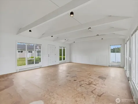 1302 E Lakeshore Drive Lake Stevens WA 98258