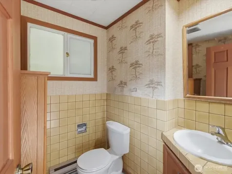 1302 E Lakeshore Drive Lake Stevens WA 98258