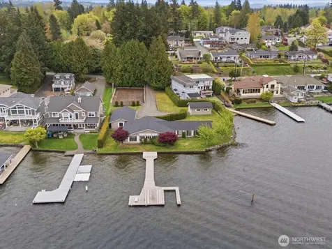 1302 E Lakeshore Drive Lake Stevens WA 98258
