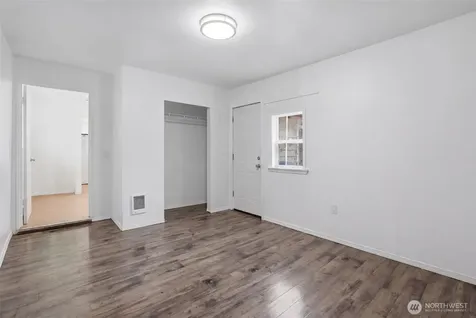 22219 66th Avenue W Mountlake Terrace WA 98043