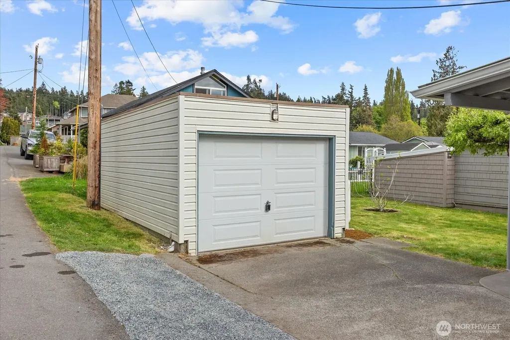 170 N Sunset Drive Camano Island WA 98282
