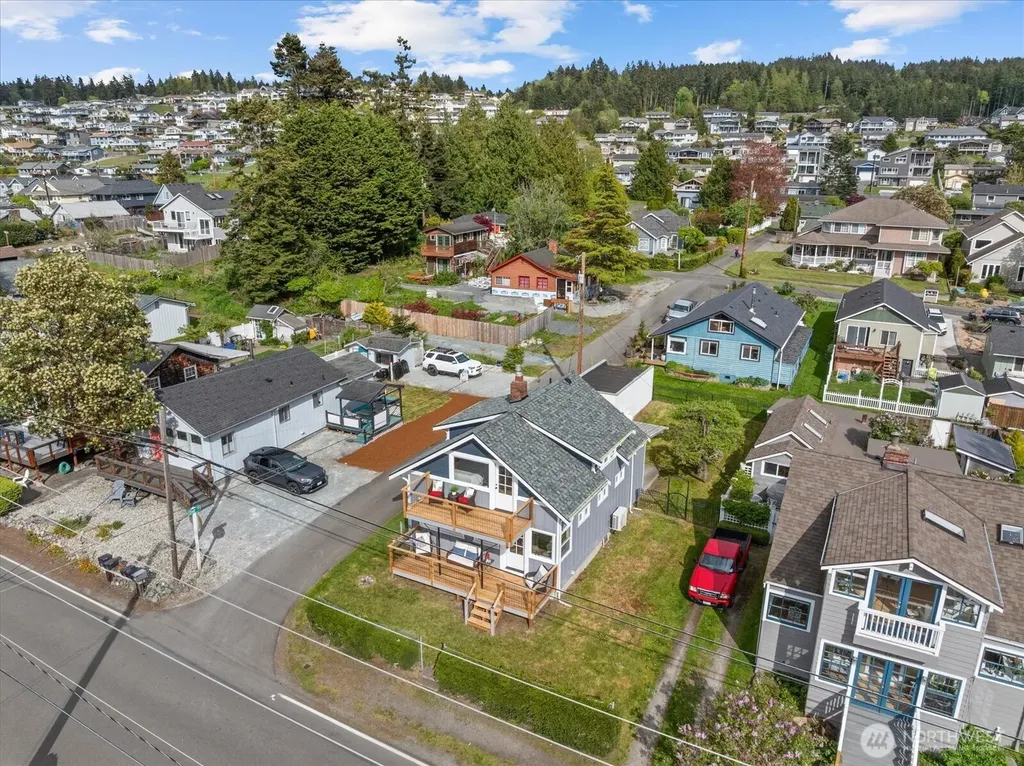 170 N Sunset Drive Camano Island WA 98282