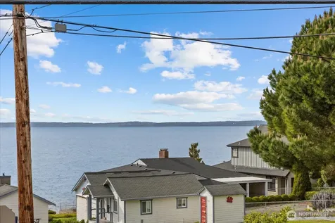 170 N Sunset Drive Camano Island WA 98282