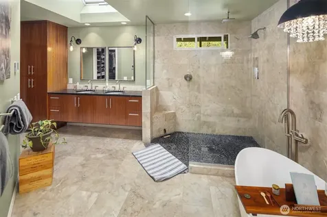 3021 224th Avenue NE Sammamish WA 98074