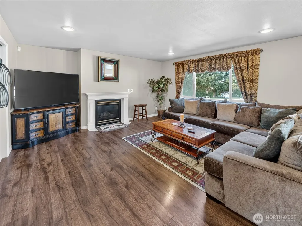 26224 SE 425th Street Enumclaw WA 98022