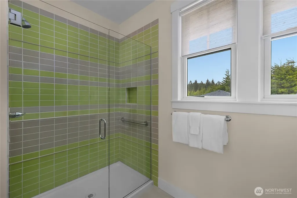 36 Easthaven Street Pacific Beach WA 98571