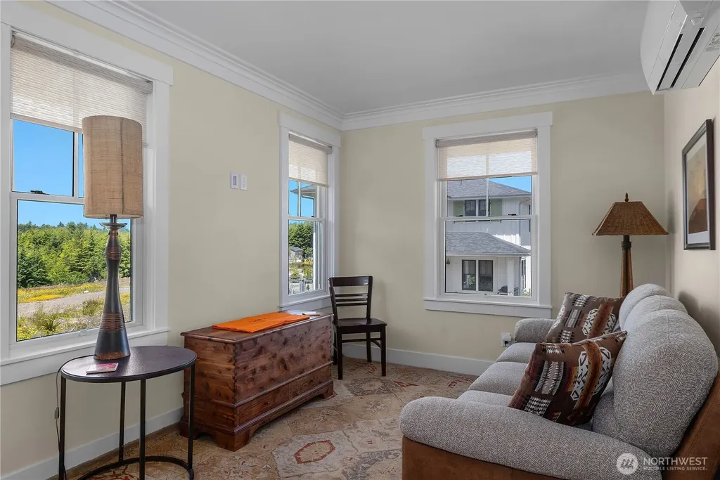 36 Easthaven Street Pacific Beach WA 98571