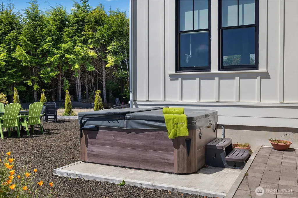 36 Easthaven Street Pacific Beach WA 98571