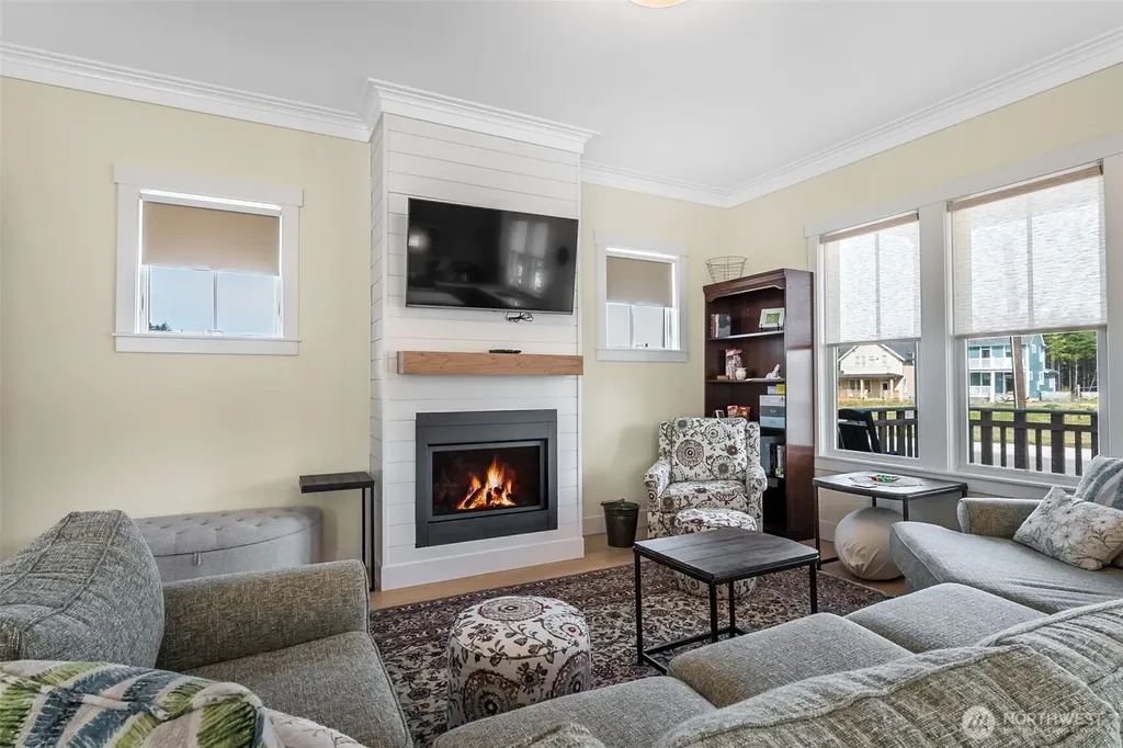 36 Easthaven Street Pacific Beach WA 98571