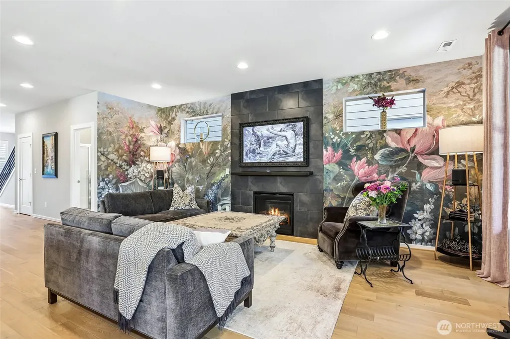 24 151st Street SW Lynnwood WA 98087
