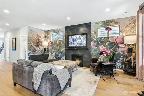24 151st Street SW Lynnwood WA 98087