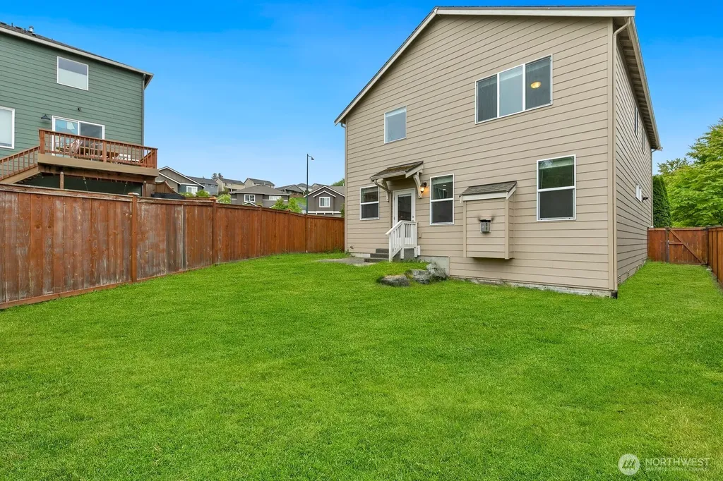 3131 Dunhill Lane Puyallup WA 98372