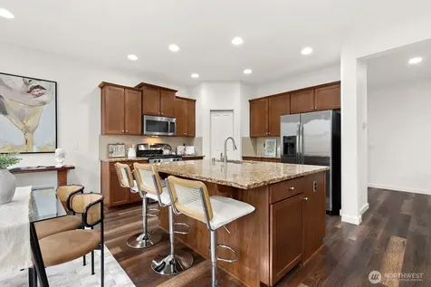 3131 Dunhill Lane Puyallup WA 98372