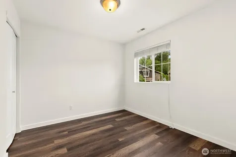 3131 Dunhill Lane Puyallup WA 98372
