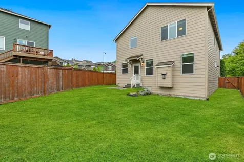 3131 Dunhill Lane Puyallup WA 98372