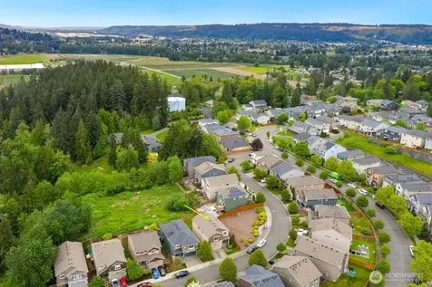 3131 Dunhill Lane Puyallup WA 98372