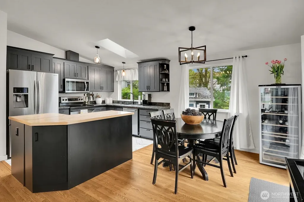 16226 2nd Place W Lynnwood WA 98087
