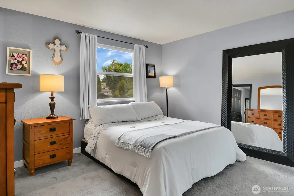 16226 2nd Place W Lynnwood WA 98087