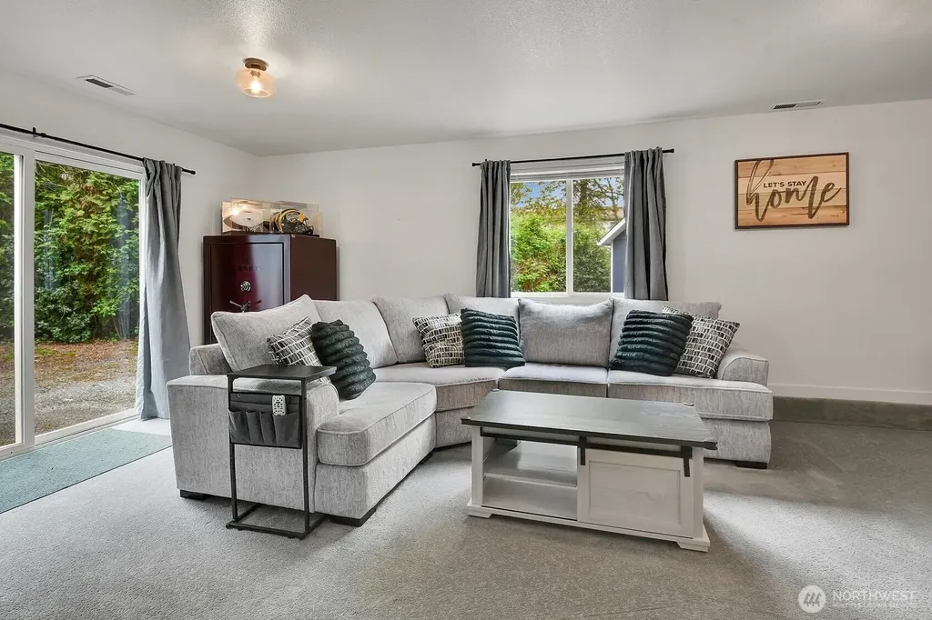 16226 2nd Place W Lynnwood WA 98087