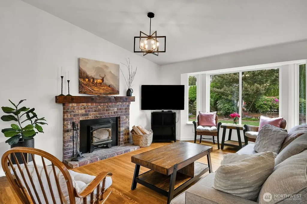 16226 2nd Place W Lynnwood WA 98087