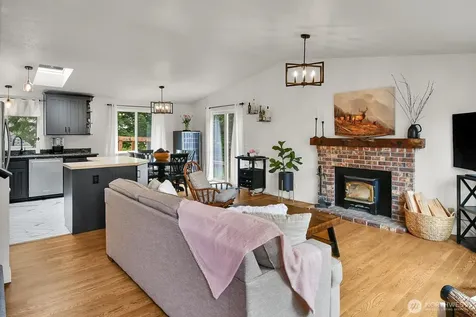 16226 2nd Place W Lynnwood WA 98087