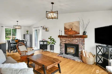 16226 2nd Place W Lynnwood WA 98087