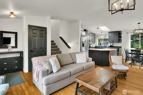 16226 2nd Place W Lynnwood WA 98087