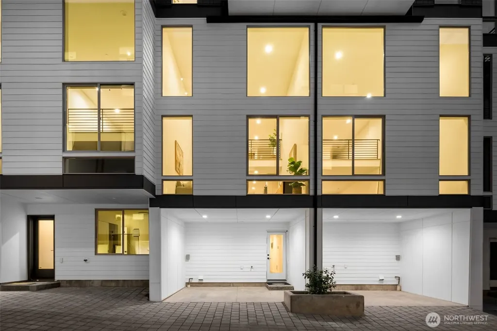 4420 Midvale Avenue N Seattle WA 98103