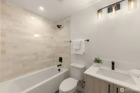 4420 Midvale Avenue N Seattle WA 98103