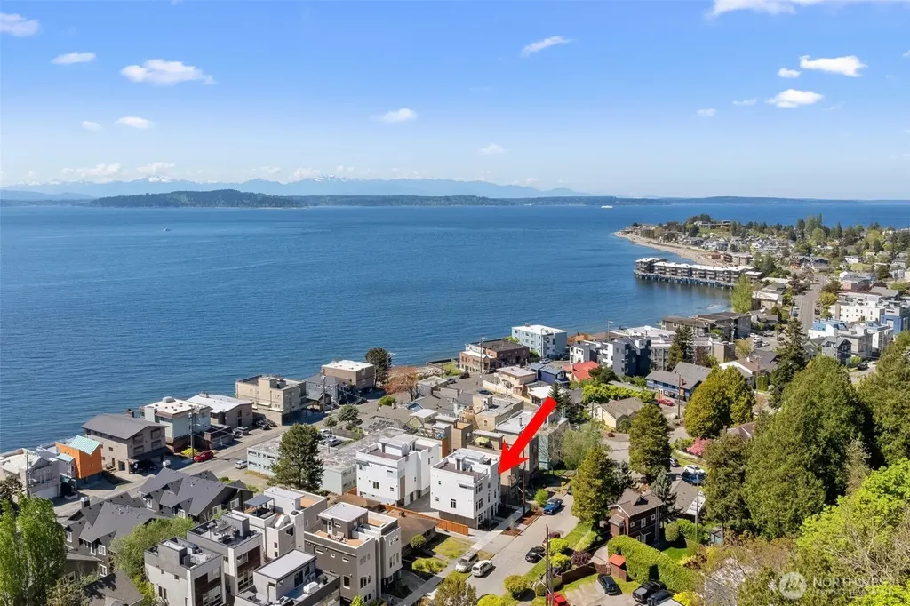 4113 Chilberg Avenue SW Seattle WA 98116