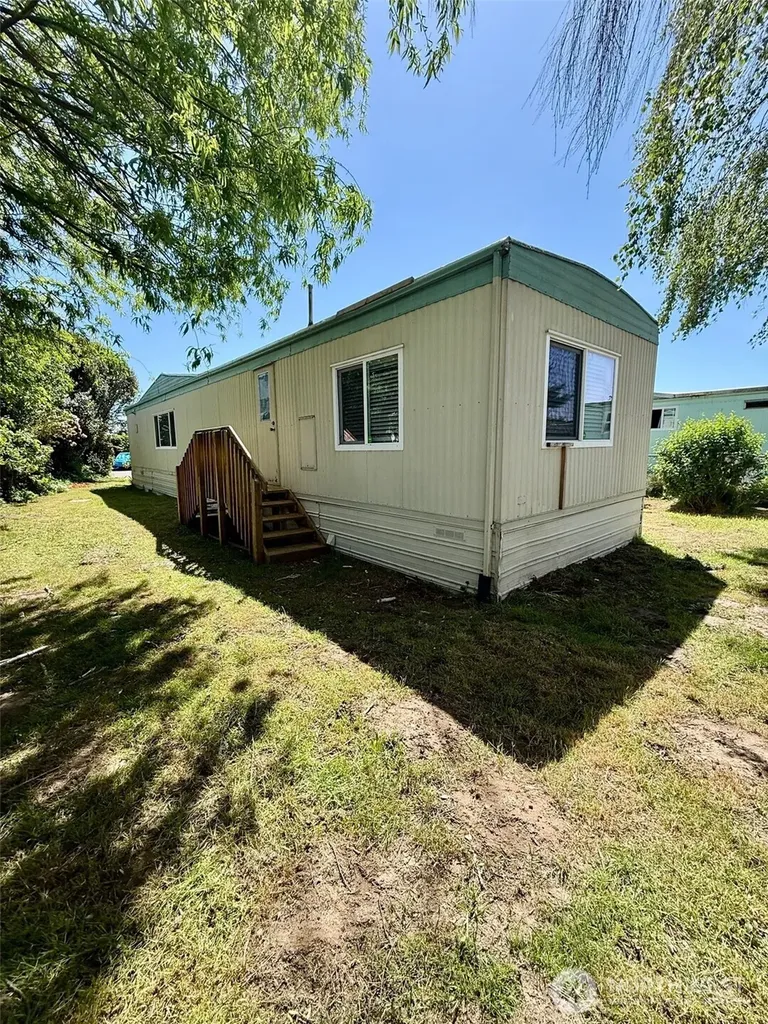 7121 49th Street E Fife WA 98424