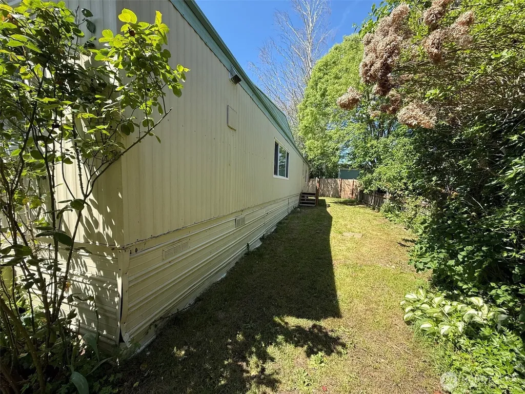 7121 49th Street E Fife WA 98424