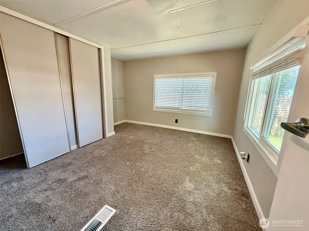7121 49th Street E Fife WA 98424