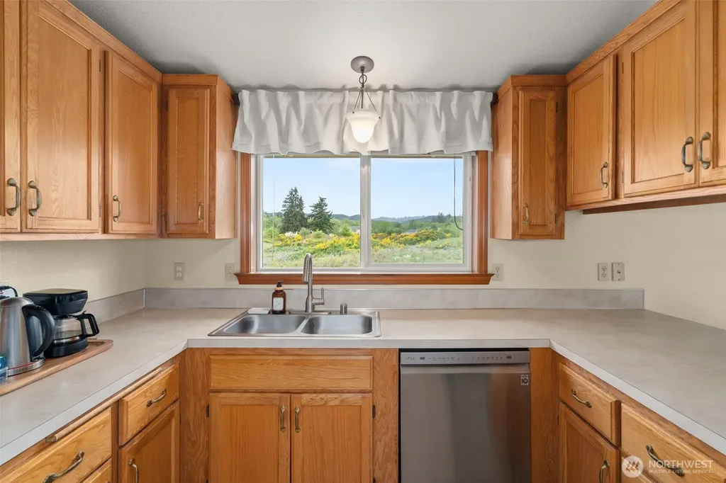 13820 Logez Court SW Olympia WA 98512