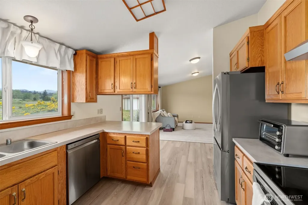 13820 Logez Court SW Olympia WA 98512