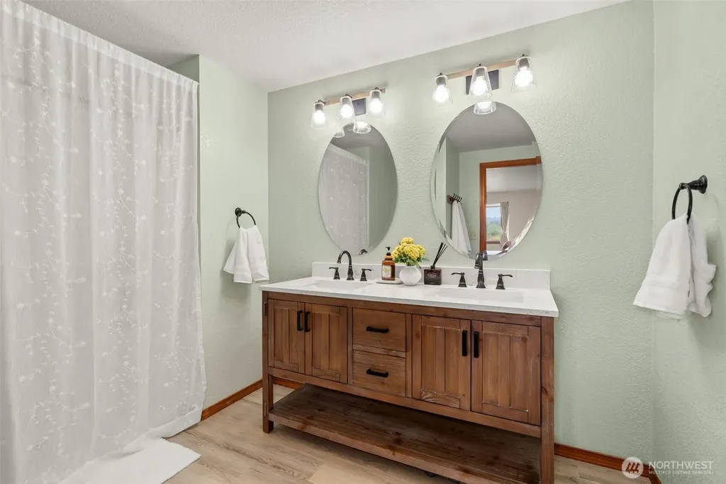 13820 Logez Court SW Olympia WA 98512