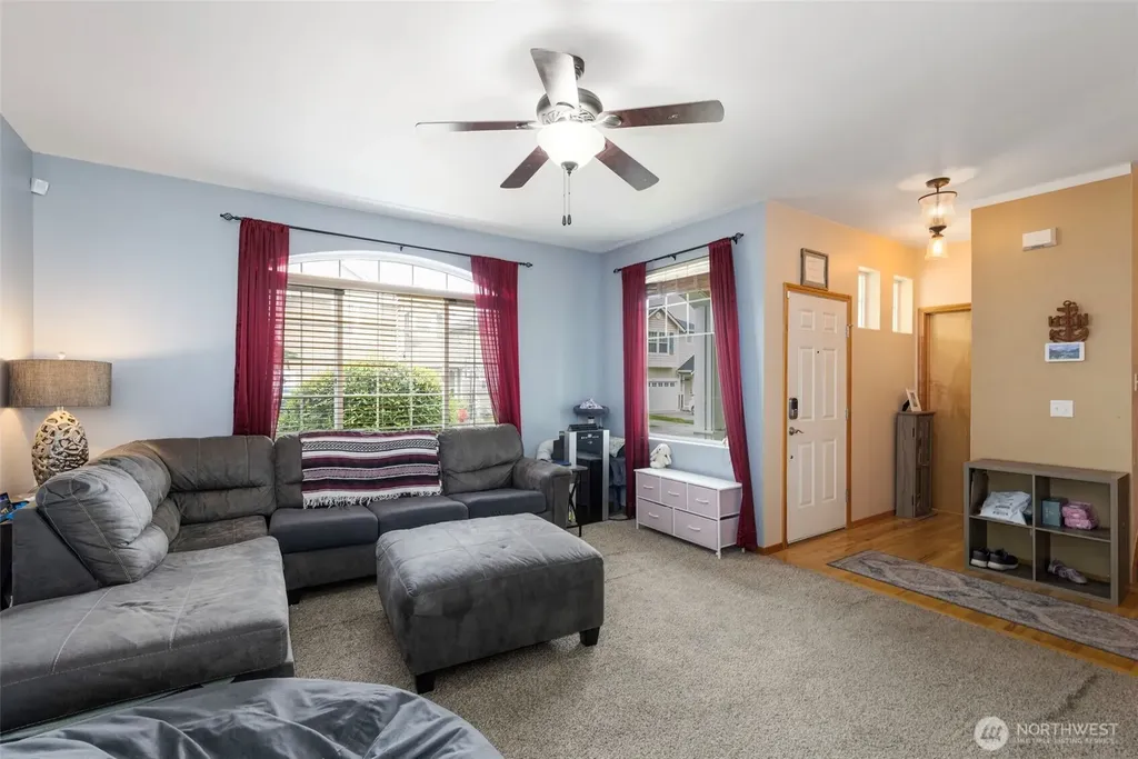 734 Glenmore Loop Port Orchard WA 98366