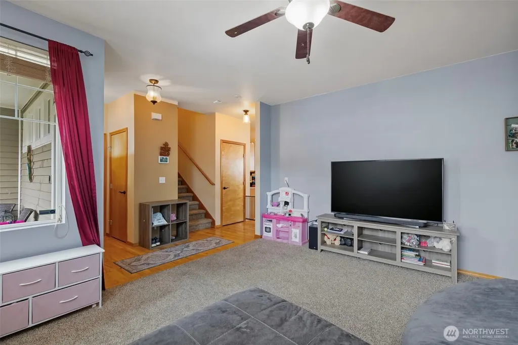 734 Glenmore Loop Port Orchard WA 98366