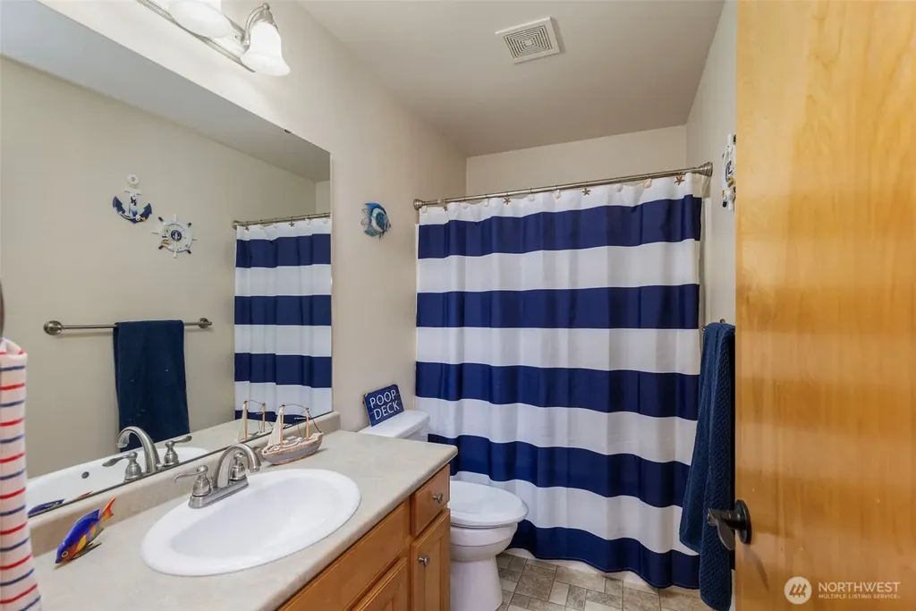 734 Glenmore Loop Port Orchard WA 98366