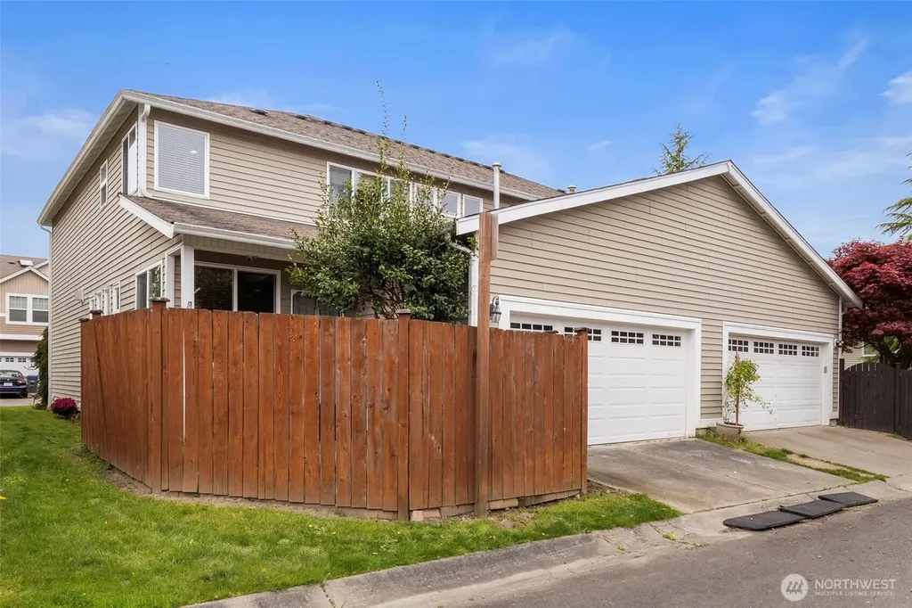 734 Glenmore Loop Port Orchard WA 98366