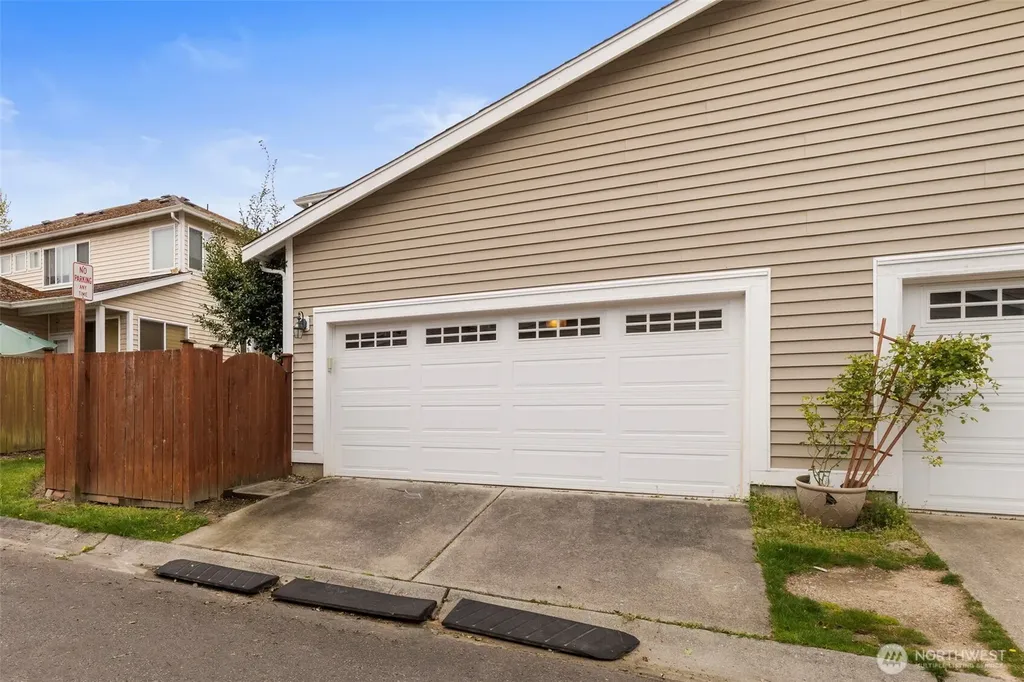 734 Glenmore Loop Port Orchard WA 98366