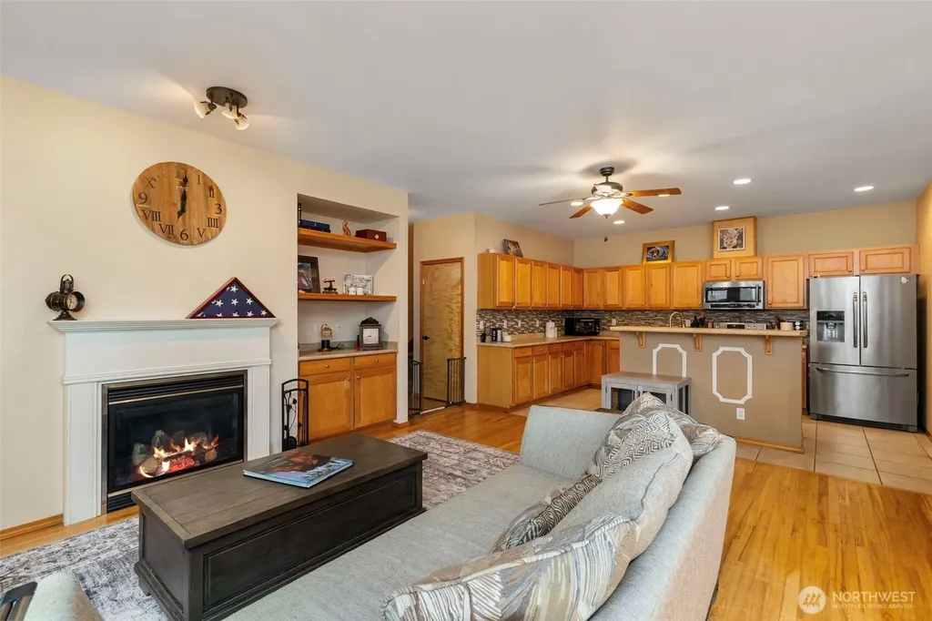 734 Glenmore Loop Port Orchard WA 98366